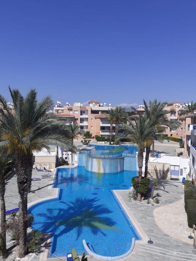 Iris Village Grand Apartment Pafos Exterior foto