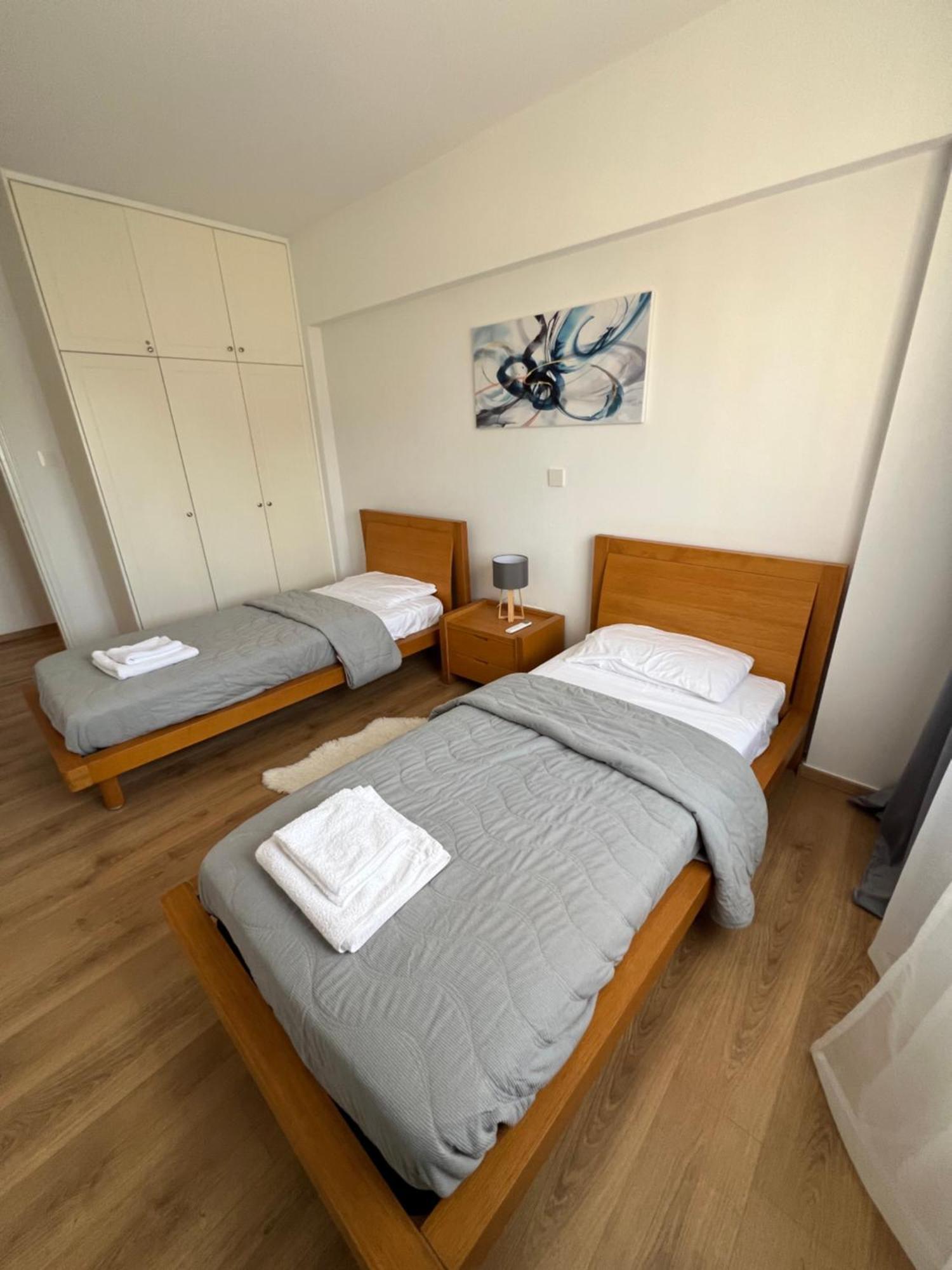 Iris Village Grand Apartment Pafos Exterior foto